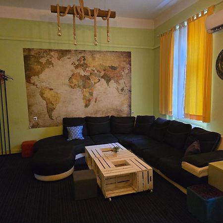 Spacious Tuzlaks Apartments Sarajevo Ferhadija Bagian luar foto