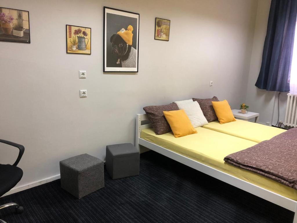 Spacious Tuzlaks Apartments Sarajevo Ferhadija Bagian luar foto