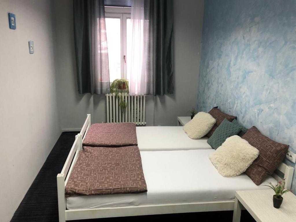 Spacious Tuzlaks Apartments Sarajevo Ferhadija Bagian luar foto