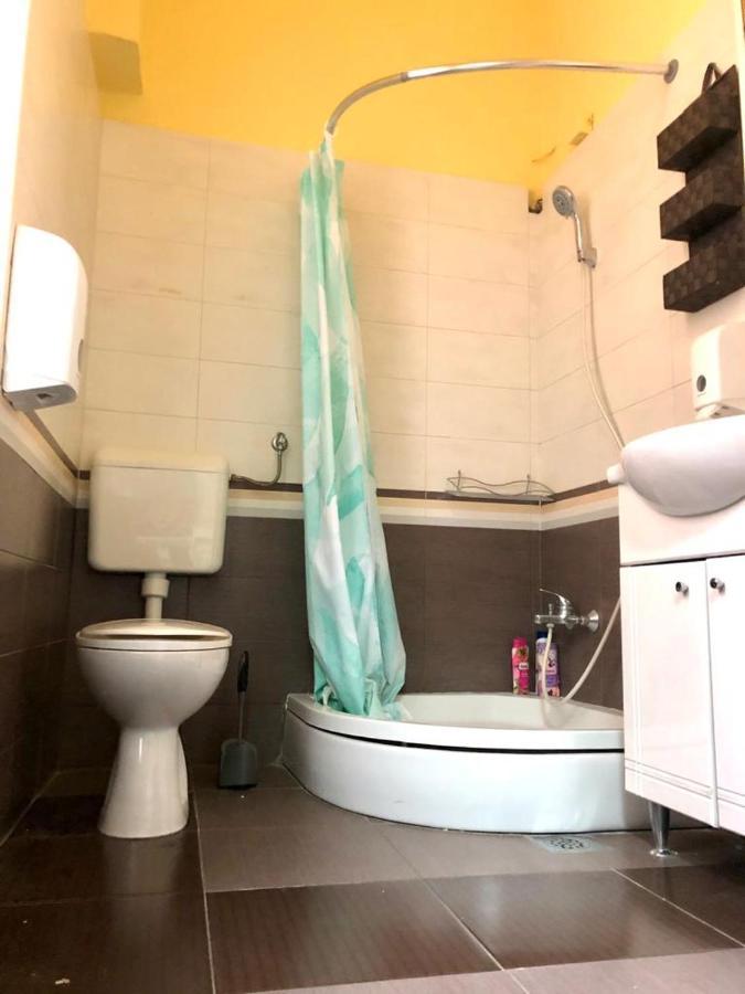 Spacious Tuzlaks Apartments Sarajevo Ferhadija Bagian luar foto